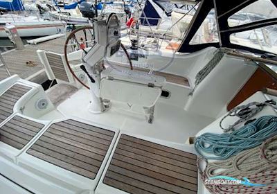 Beneteau Oceanis 393 Clipper Sailingboat 2003, with Volvo engine, France