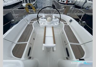 Beneteau Oceanis 411 Celebration Sailingboat 2002, with Volvo Penta D2 engine, United Kingdom