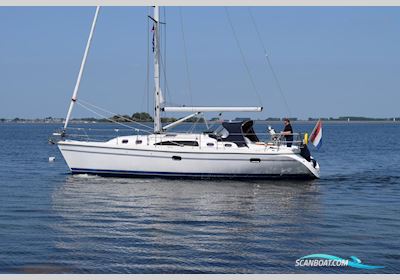 Catalina 375 Sailingboat 2010, with Yanmar 3JH5e 3-Cilinder engine, The Netherlands