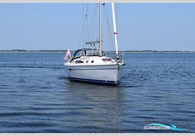 Catalina 375 Sailingboat 2010, with Yanmar 3JH5e 3-Cilinder engine, The Netherlands
