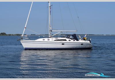 Catalina 375 Sailingboat 2010, with Yanmar 3JH5e 3-Cilinder engine, The Netherlands