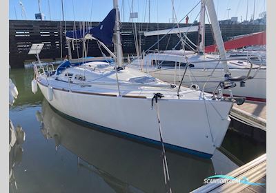Elan Yachts 31 version sport Sailingboat 2007, with VOLVO PENTA MD2020 engine, France