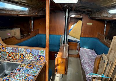 First Beneteau 42 Sailingboat 1982, with Perkins 4108 engine, Portugal