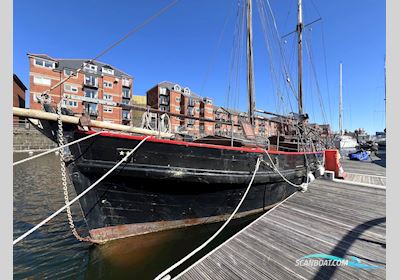 Gaff-Rigged Schooner Sailingboat 1940, with Ford 2710 engine, United Kingdom