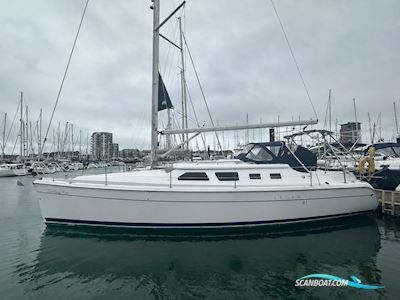 Hunter Legend 41 Deck Saloon Sailingboat 2010, with Yanmar engine, United Kingdom