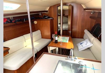 Hunter/Legend 31 Bilge Keel Sailingboat 2006, with Yanmar engine, United Kingdom