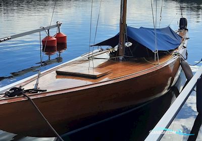 Int 5 Meter Sailingboat 1939, with Tohatsu engine, Sweden