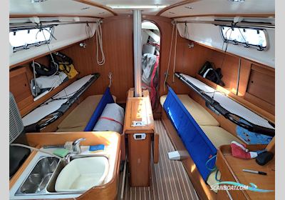 J Boats J/109 Sailingboat 2004, with Volvo MD2030D SailDrive 30hp Diesel Engine with 2 Blade, Bronze feathering propeller engine, United Kingdom