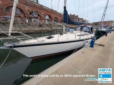 Jeanneau Sun Fizz 40 Sailingboat 1985, with Perkins 4018 engine, United Kingdom