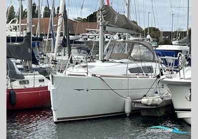Jeanneau Sun Odyssey 33i Sailingboat 2015, with Yanmar 3YGM20 engine, United Kingdom