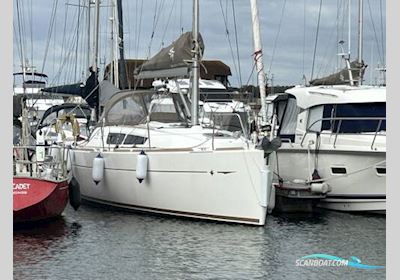 Jeanneau Sun Odyssey 33i Sailingboat 2015, with Yanmar 3YGM20 engine, United Kingdom