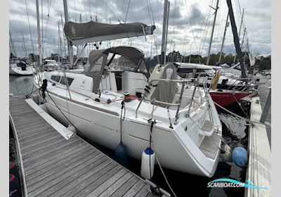 Jeanneau Sun Odyssey 33i Sailingboat 2015, with Yanmar 3YGM20 engine, United Kingdom