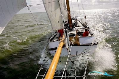 Lemsteraak Aukje Zwaantje Sailingboat 1911, with Perkins engine, The Netherlands