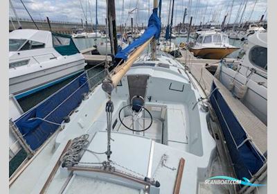 Moody 33 MK I Centre Cockpit Sailingboat 1980, with Volvo M2030 engine, United Kingdom