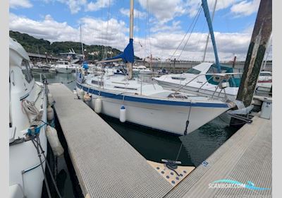 Moody 33 MK I Centre Cockpit Sailingboat 1980, with Volvo M2030 engine, United Kingdom