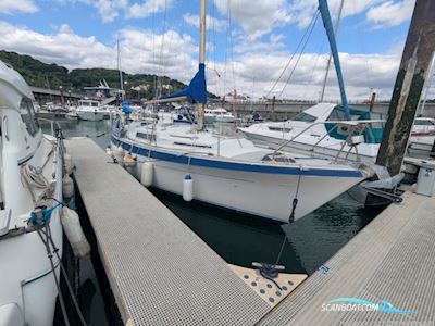Moody 33 MK I Centre Cockpit Sailingboat 1980, with Volvo M2030 engine, United Kingdom