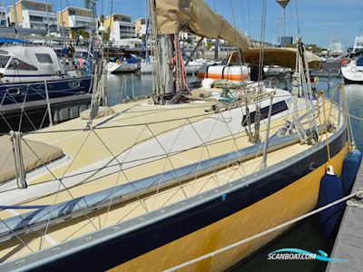Oyster 37 Sailingboat 1982, with Volvo Penta MD2040 engine, Portugal