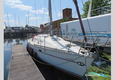 Parker 335 Sailingboat 2000, with Yanmar 2GM20 engine, United Kingdom