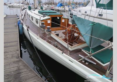 Robert Clark 37 Sailingboat 1950, with Yanmar 3GM30F engine, United Kingdom