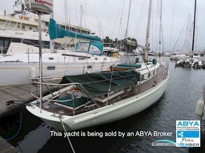 Robert Clark 37 Sailingboat 1950, with Yanmar 3GM30F engine, United Kingdom