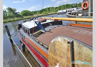 Roeftjalk 17.66 Sailingboat 1906, with Deutz<br />OMZ 117 lucht gestart engine, The Netherlands
