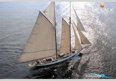 Schooner Classic Gaff Sailingboat 1905, with Caterpillar engine, Italy