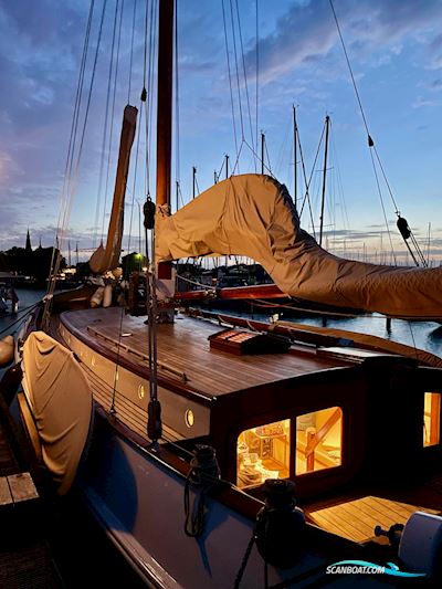 lemsteraak De Hoop Lobith Sailingboat 1947, with Perkins engine, The Netherlands