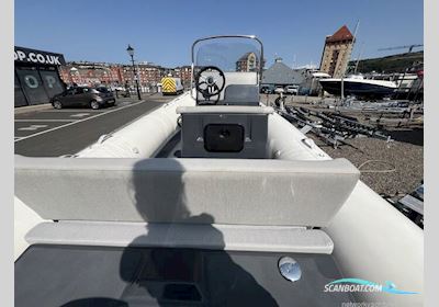 Zodiac Medline 580 Rib Schlauchboot / Rib 2022, mit Mercury motor, England