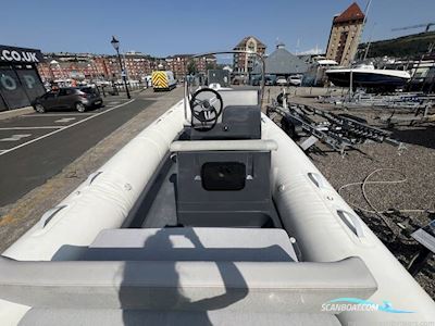 Zodiac Medline 580 Rib Schlauchboot / Rib 2022, mit Mercury motor, England