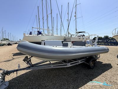 Zodiac Medline II Schlauchboot / Rib 2009, mit Honda motor, England