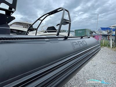 Zodiac Pro 5.5 Schlauchboot / Rib 2022, mit Mercury motor, England