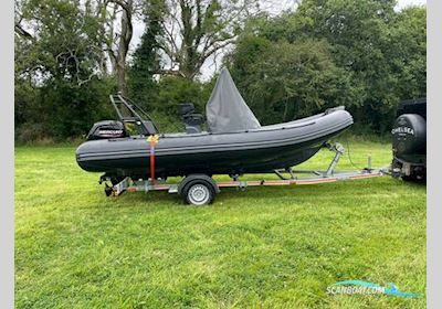 Zodiac Pro 5.5 Schlauchboot / Rib 2022, mit Mercury motor, England