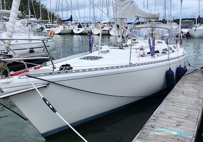 Absolut 38 Segelbåt 2012, med Vetus Marine Diesel motor, Finland