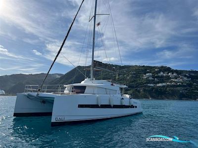 Bali 4.3 Segelbåt 2020, med 2 x Yanmar 4JH57 57Hp Saildrive motor, Italien