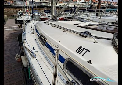 Bavaria 31 Segelbåt 2000, med Volvo Penta motor, Portugal