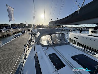 Bavaria Cruiser 37 Segelbåt 2015, med Volvo Penta motor, England