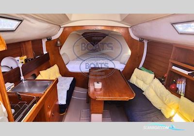 Beneteau First 24 Quille Relevable Segelbåt 1984, med Suzuki motor, Frankrike