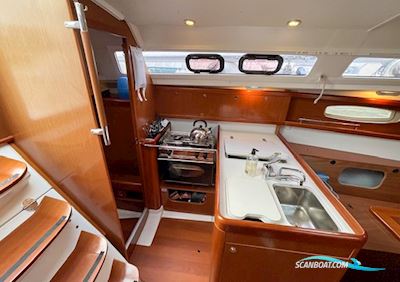 Beneteau Oceanis 31 Segelbåt 2011, med Yanmar 3YM20 motor, Sverige