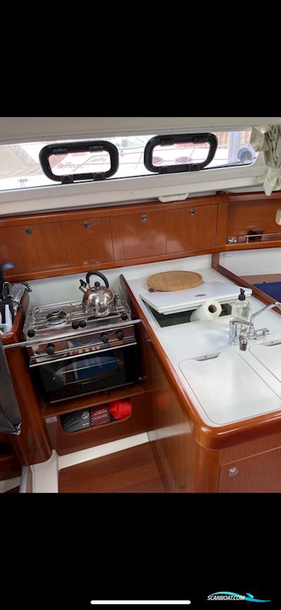 Beneteau Oceanis 31 Segelbåt 2011, med Yanmar 3YM20 motor, Sverige