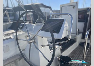 Beneteau Sense 43 Segelbåt 2012, med Yanmar 4JH5CE 4 Cylinder 39kW  (55 HP) motor, Italien