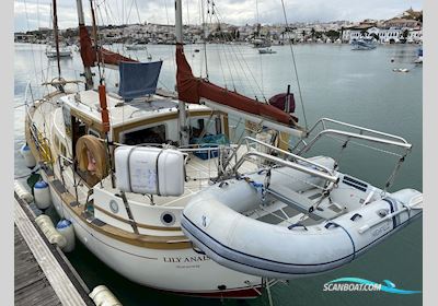 Colvic Watson 32, 1994, Excellent Condition | Lagos Marina Berth | Ideal Liveaboard EU VAT Paid status Segelbåt 1994, med Ford XLD 1.8 diesel, 4-cylinder marinized motor, Portugal