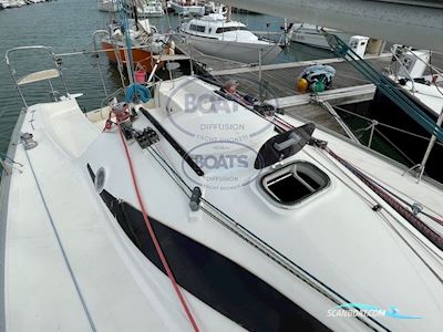 DELPHIA YACHTS DELPHIA 28 SPORT Segelbåt 2007, med LOMBARDINI motor, Frankrike