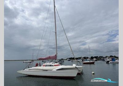Dragonfly 800 swing-wing Segelbåt 1992, med tohatsu motor, England