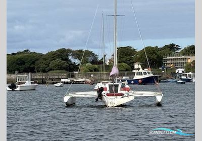 Dragonfly 800 swing-wing Segelbåt 1992, med tohatsu motor, England