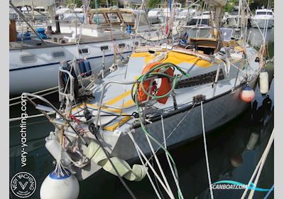 Dumont Carval 43 Segelbåt 1973, med Perkins 4108 motor, Frankrike