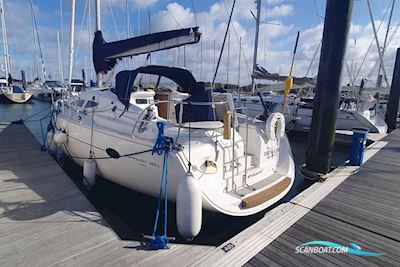 Elan 348 Segelbåt 2008, med New Volvo Penta D2-40B 39Hp with Saildrive and 3 Blade propeller motor, England