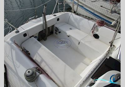 Gibert Marine Gib Sea 84 DL Segelbåt 1984, med Mitsubichi motor, Frankrike