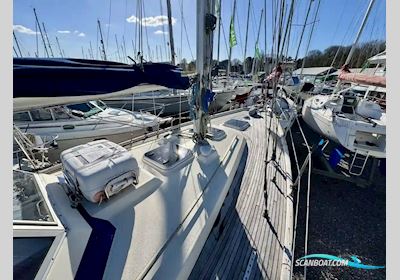 Hallberg-rassy 352 Segelbåt 1980, med PEUGEOT motor, England