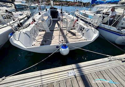 Italia 11.98 Segelbåt 2022, med Volvo D1-30 motor, Frankrike