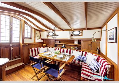 Lemsteraak Aukje Zwaantje Segelbåt 1911, med Perkins motor, Holland